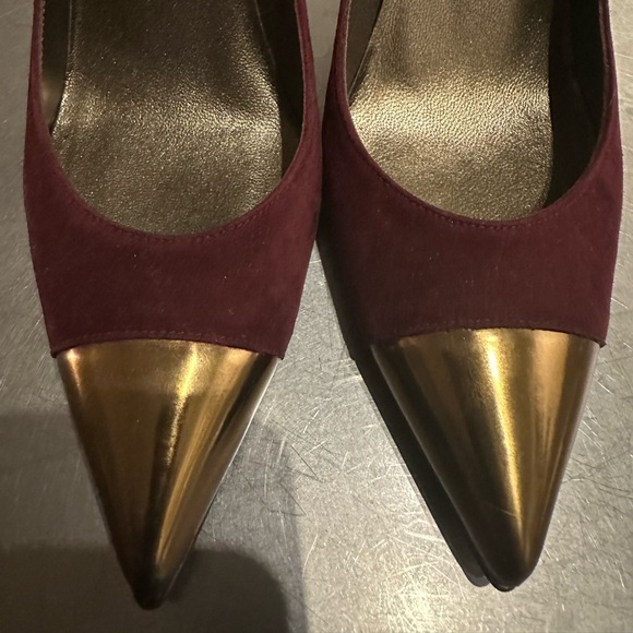 Stuart Weitzman Suede Pointed-Toe Pump - Picture 3 of 5